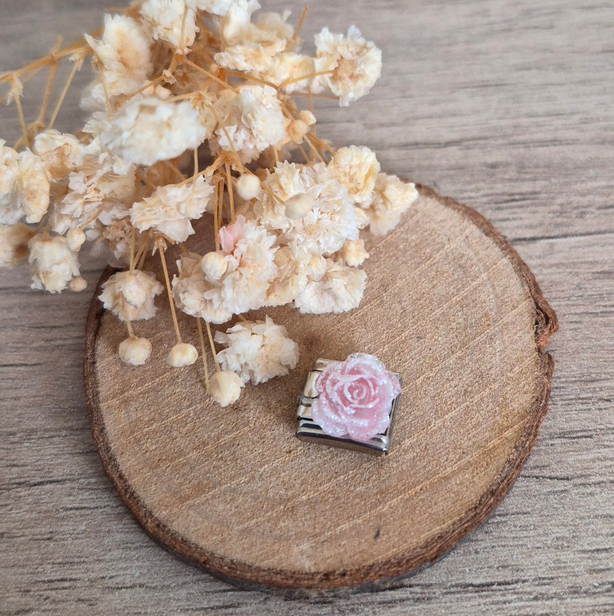 Charm rose